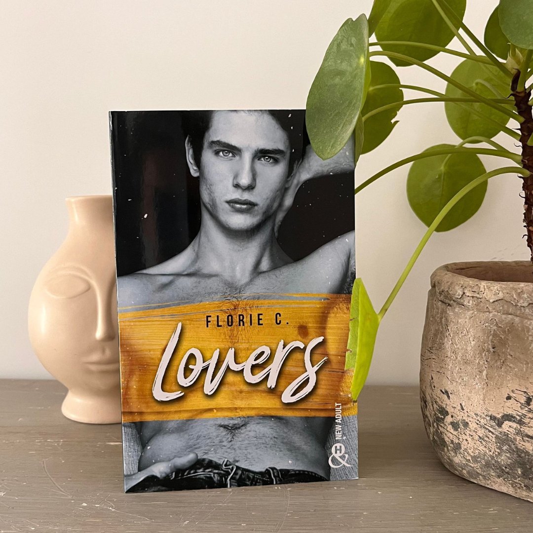 CollectionEt_H's tweet photo. Laissez-vous emporter par la première romance M/M de notre catalogue avec « Lovers » de Florie C. ! 😍 

« C'est percutant, frustrant et absolument bouleversant. » Tibooks https://t.co/9kdue5yFrh