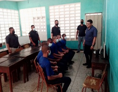 mppsp_vzla's tweet photo. #Formación📚 || Adolescentes y Jóvenes Adultos reciben taller "Valores Humanos, Relación de las Acciones de los Individuos como Actores Sociales" en Coro

 🔴https://t.co/Nj9lJ3VB0E

#SomosPatriaQueSeRespeta https://t.co/dggujCSoOF