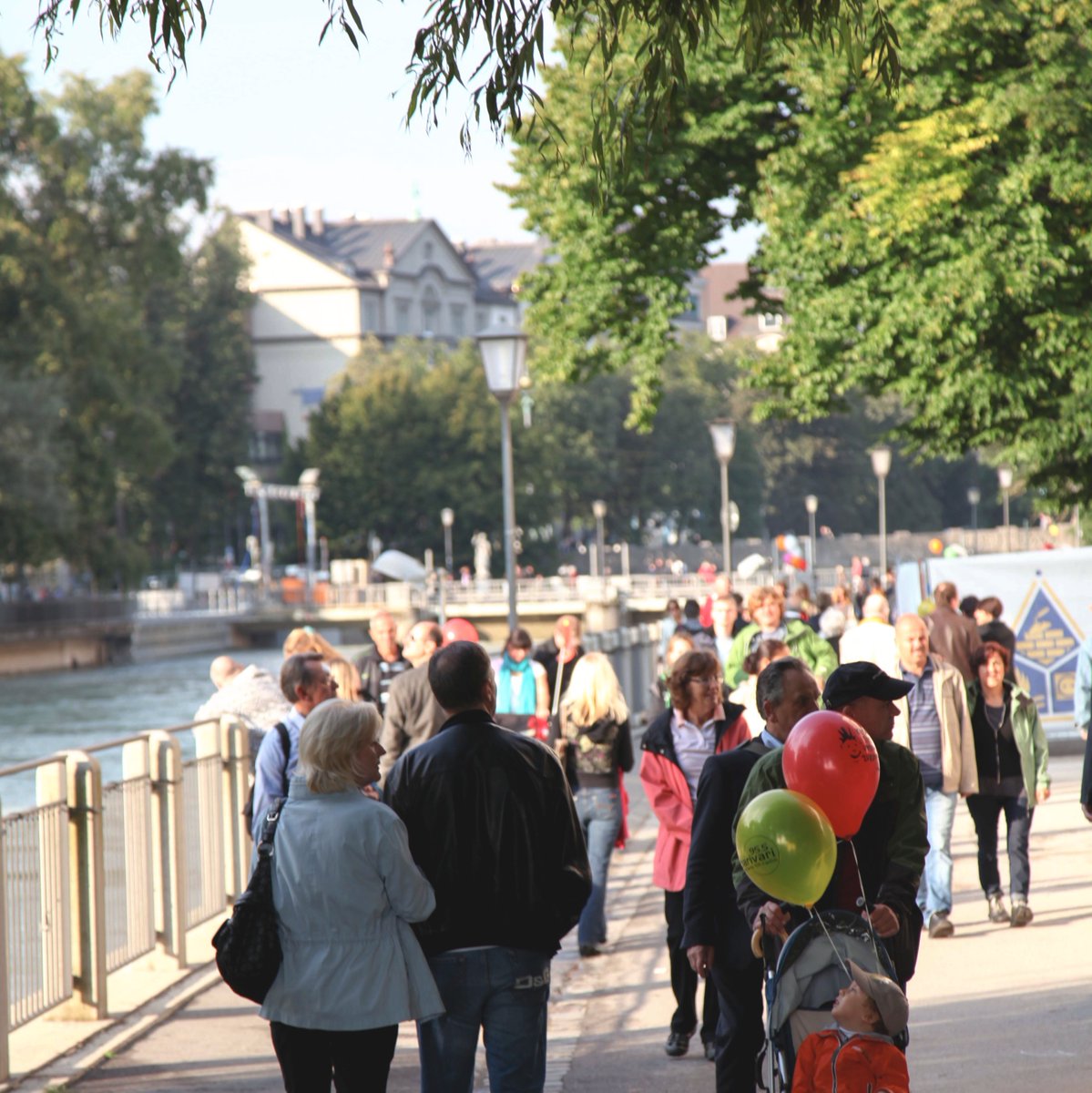 Vom kleinen Fest zum großen, erfolgreichen Stadtfest in München: Wir freuen uns mit euch – und auch darüber, dass unser Logo noch immer Anwendung findet.

#ediundsepp #design #isarfest #isarinselfest #corporatedesign #agentur #münchen