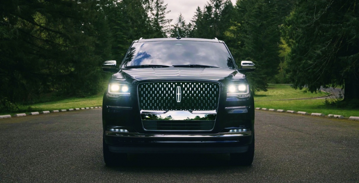 HooksLincoln's tweet photo. The order bank for 2023 Lincoln Aviator and 2023 Lincoln Navigator is open. Head to https://t.co/abPJpU4fgJ to begin the order process. https://t.co/X37kwrlUGm