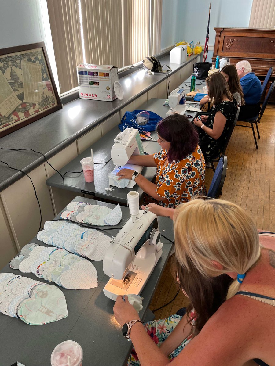 BlueShieldCA's tweet photo. #BlueShieldCares! Our employees were busy #volunteering this summer, spending over 4,100 hours engaging in #CommunityCleanups and supporting nonprofits around #California.  #WhoWeStandFor #Volunteering #Volunteerism #VolunteerWork #VolunteerToday https://t.co/IjAIUYHeJX