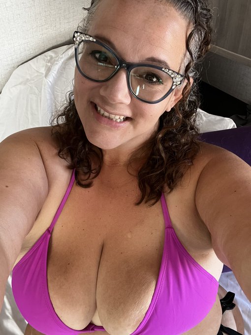 Ready to play! Join me? https://t.co/7oqqbOq2Ms