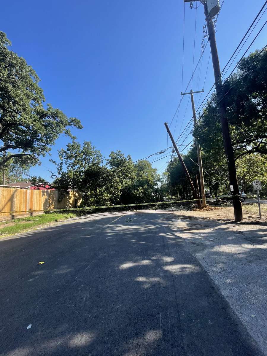 Crews &amp; neighbors have been busy cleaning up debris from the storm 2 days ago, which continues to be an issue in some places. <a href="/CityOfDallas/">City of Dallas</a> <a href="/Johnson4Dallas/">Mayor Eric L. Johnson</a> a big tree &amp; utility pole are in the street at Empire Central &amp; Maple,blocking entrances to a Montessori school <a href="/NBCDFW/">NBC DFW</a>
