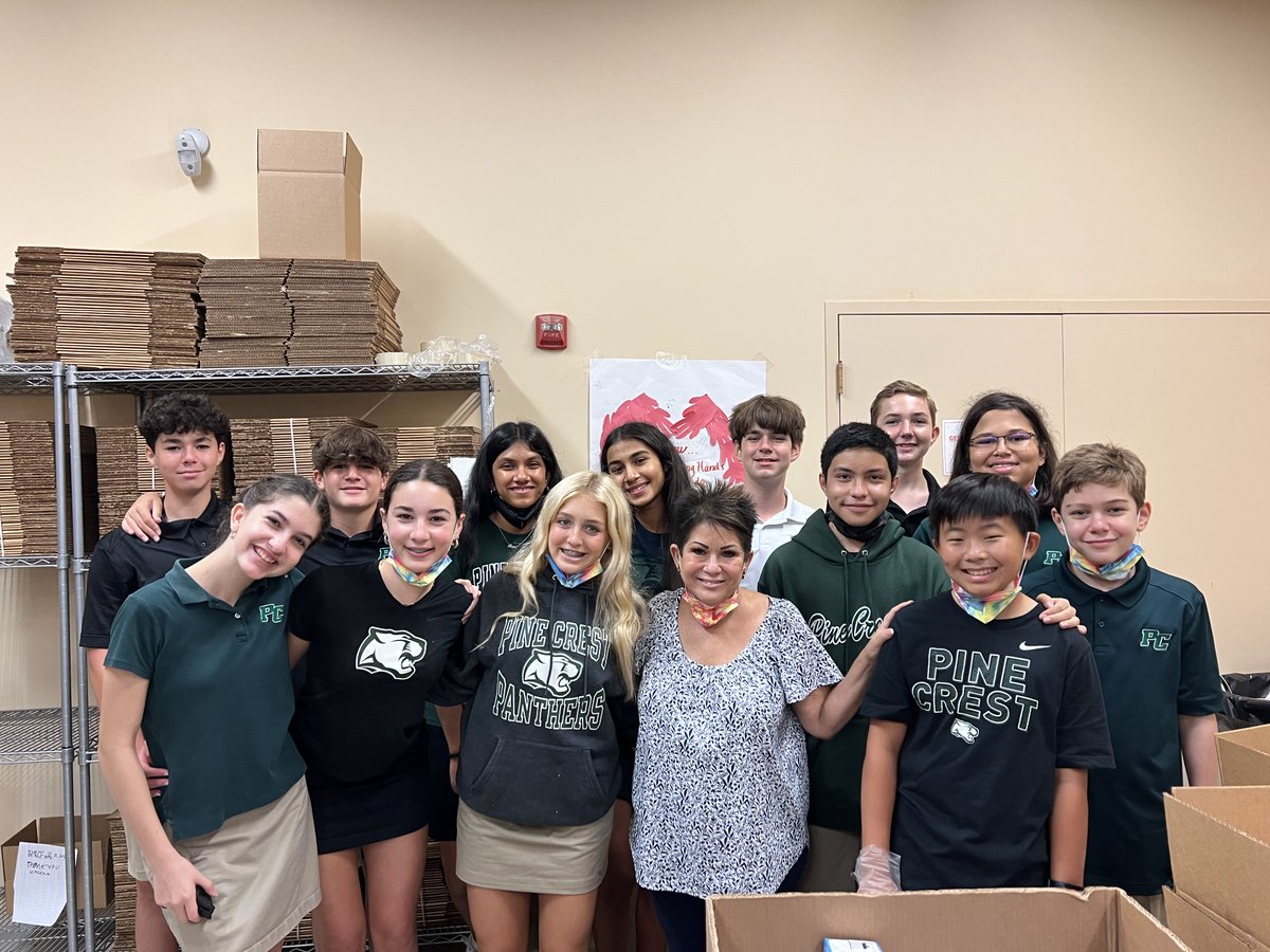 PC_Purpose's tweet photo. Grade 8 began the year w/a day of leadership & service! Thank you to Jacobson Family Food Pantry, @BocaHelpingHand, @JLBocaRaton, @GumboLimboNC, JARC Florida, & @InJacobsShoes for inspiring us to make a difference in our community. #PCMiddleSchool #Grade8Investiture #PCService https://t.co/BEzzuKpMky