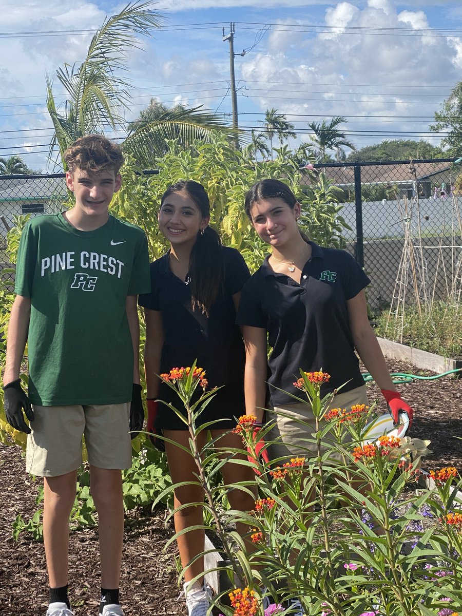 PC_Purpose's tweet photo. Grade 8 began the year w/a day of leadership & service! Thank you to Jacobson Family Food Pantry, @BocaHelpingHand, @JLBocaRaton, @GumboLimboNC, JARC Florida, & @InJacobsShoes for inspiring us to make a difference in our community. #PCMiddleSchool #Grade8Investiture #PCService https://t.co/BEzzuKpMky