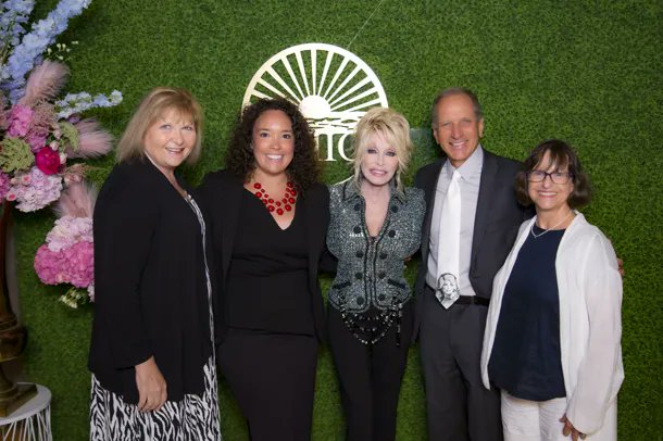 literacycoop's tweet photo. Last month our staff had the pleasure of attending the First Lady Luncheon in Columbus, Ohio, which included a special appearance from @DollyParton! Dolly is the founder of the @dollyslibrary which provides free books monthly to children ages 0-5 worldwide. https://t.co/Otz0mOus1U