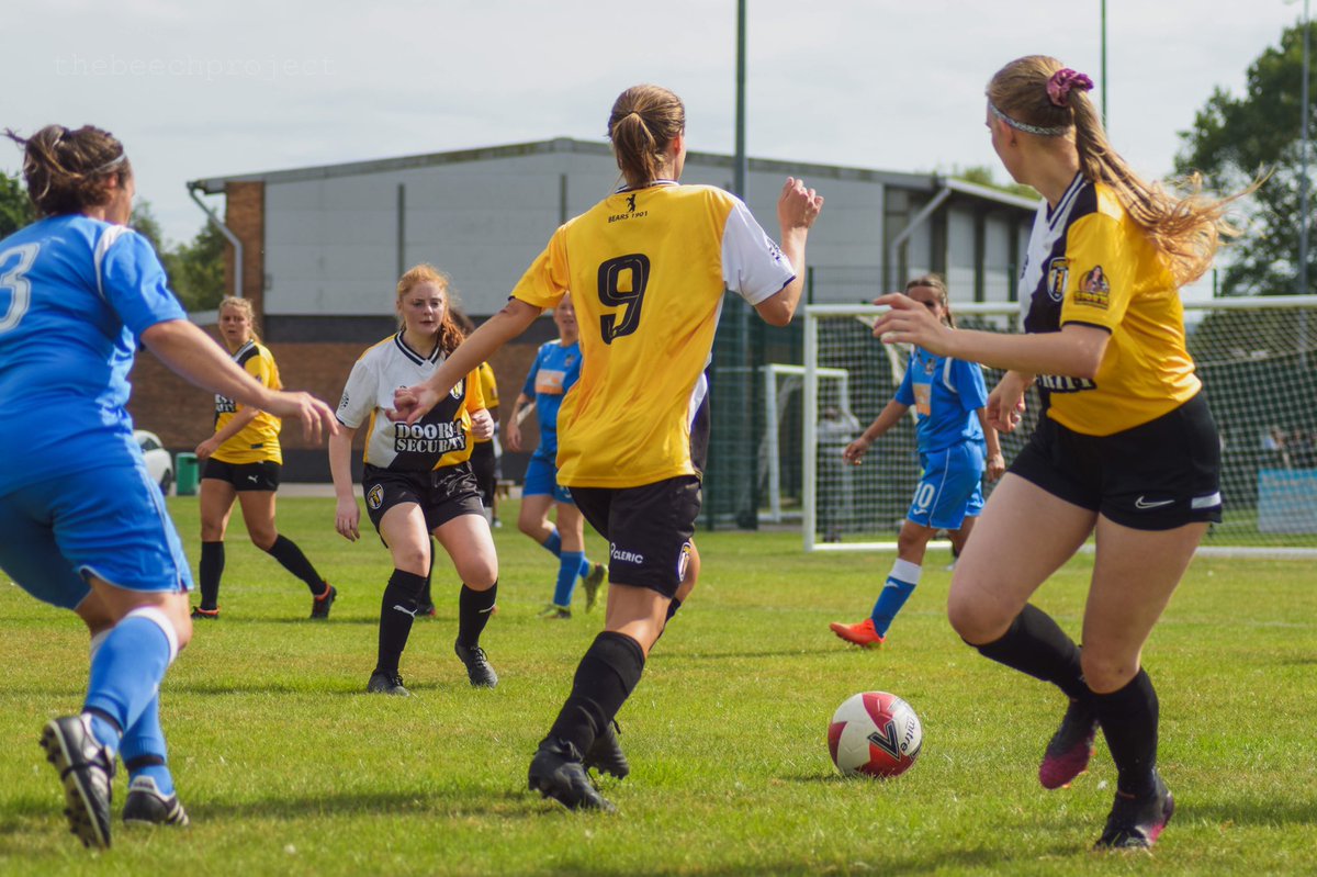Some action shots from Sunday’s game against Ellesmere Port 📸 

Thank you Paul Beech 👏🏼