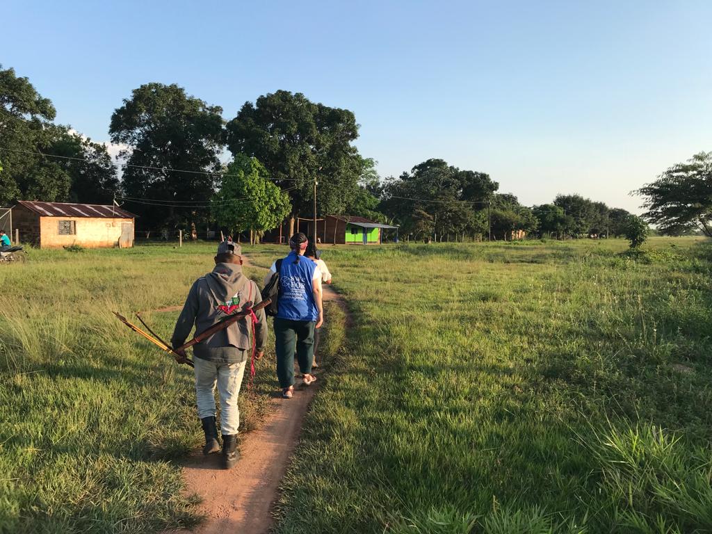 SweFORColombia's tweet photo. Seguimos acompañando a la @Corpoclaretiana en su gira por resguardos y asentamientos indígenas del #Vichada. Hoy en la apertura de la primera Asamblea del Comité Político del Tejido #Unuma en el territorio de El Trompillo (La Primavera).
#DerechoADefenderDerechos https://t.co/hOuXeGwY0A