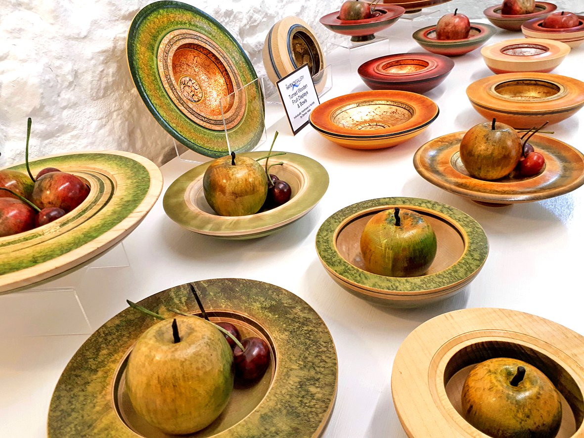 Thank you to Norfolk based woodturner Dennis Hales,  his latest fruit sets and bowls arrived in the gallery at the weekend. Dennis has perfected his art to a point where you be forgiven for thinking they were the real thing, his bowls feature gold, silver or copper leaf centres.