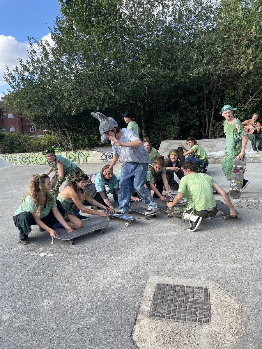 Had the great pleasure of seeing <a href="/MidsummerSkate/">A Midsummer Skate Dream</a> today - what a wonderful use of space and fun way to do a show! 👏🏼👏🏼 Congrats <a href="/ImyWyatt/">Imy Wyatt Corner</a> <a href="/nellhardyactor/">Nell Hardy</a> and all involved!