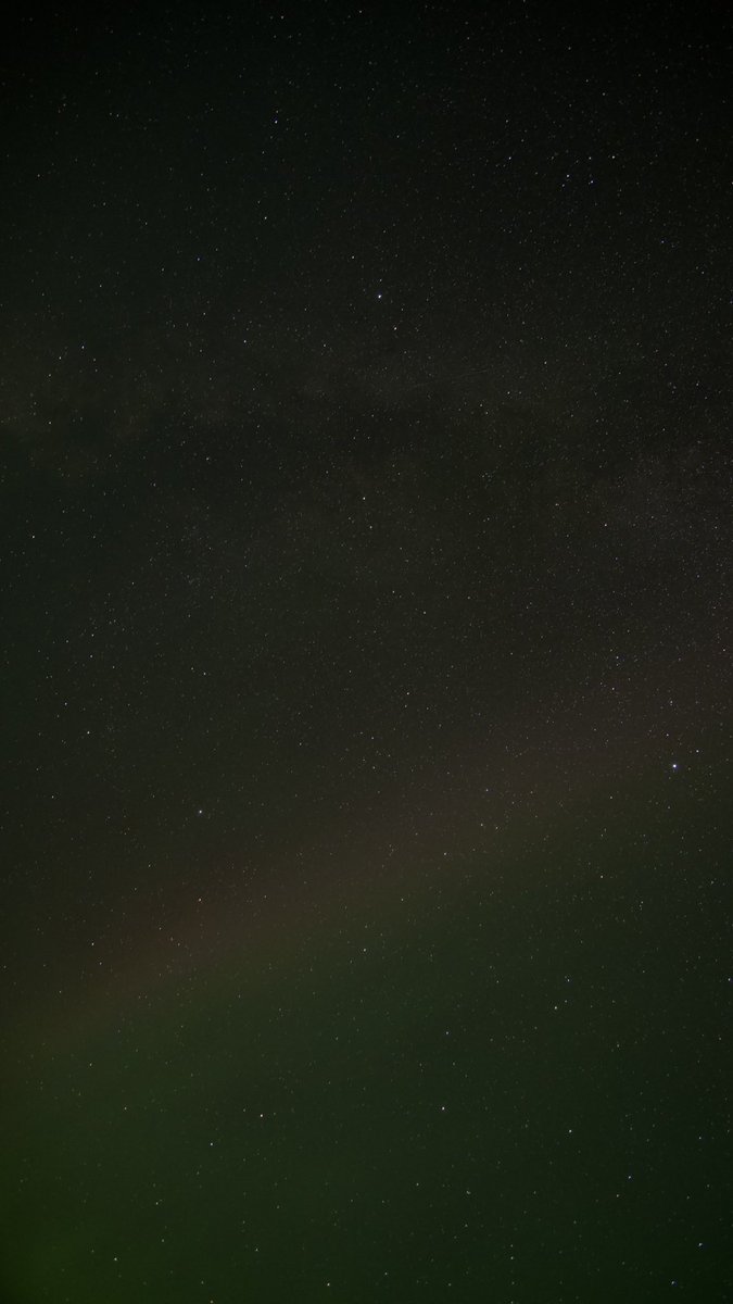 sara_martignoni's tweet photo. Notti faroensi #FaroeIslands #northernlights https://t.co/ZylWWIb8nJ