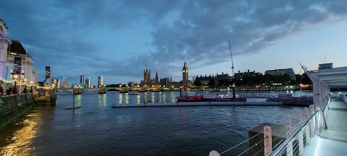 CliveBushMInSTR's tweet photo. A full on training weekend with @INTVNRESCUE @Grimpday 👍🏻 with a rescue training session last night on an iconic London attraction 👍🏻 also received phone call for advice re a rope job in force this morning involving the rope team #trainedwell 👍🏻 beer now 🍺🇬🇧🇧🇪 @FERNOEMS https://t.co/mrhVyoS4pO