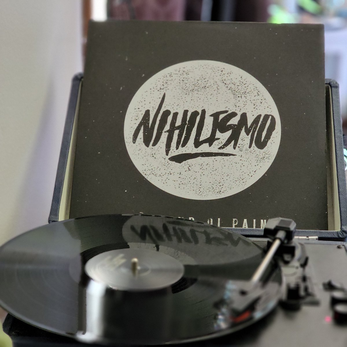 SalvadorKubrick's tweet photo. Today's spin. 
Nihilismo by @mcsole &amp; @djpain1
Released on @fakefour 2016. 
#hiphop &amp; it don't stop. 
#sole #fakefour #djpain1 #hiphopvinyl #vinyl #spinningwax https://t.co/oDmVaQPOq7