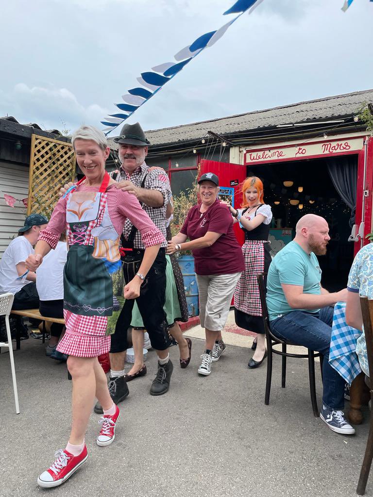 JackieWthefirst's tweet photo. What a unique and wonderful afternoon yesterday experiencing Bavaria Sheffield style! A very special three hours massive thanks @beerofsmod and yr fab staff and guests #smodfest @LallyBrews #ZumWohl and here’s to 2023 🍻 https://t.co/hz4K0IgWB5