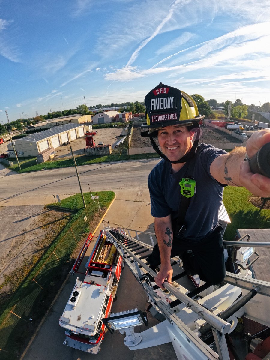 FiveDayPhoto's tweet photo. Good morning!
#firedept
#firefighterowned #fireengines #fullsend #freelancephotographers #wildliving https://t.co/crpvLAY9W2