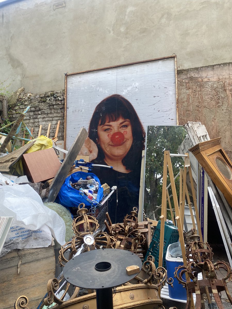 SamEdelman's tweet photo. Hi @Dawn_French, we spotted this giant framed picture of you earlier today in a junkyard in Lewisham. You were alongside Tom Jones and both look fabulous. Any idea when it’s from? Should we go back for it? 🤗 https://t.co/9UoycMaHU4