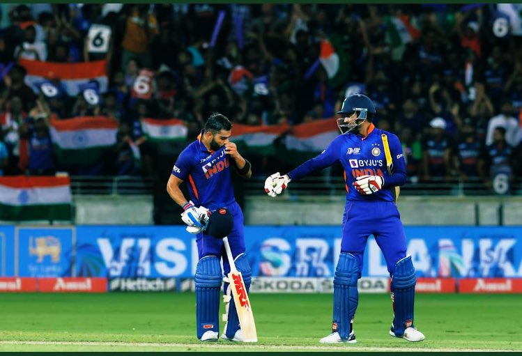 hn_kedia12's tweet photo. Big match player 🦁👑♥️ @imVkohli ✨
"THE GREATEST, THE SAVIOUR, THE MYTH, THE LEGEND"
A TIGHT SLAP ON THE FACE OF THOSE WHO QUESTIONED HIS PLACE #INDvsPAK2022 https://t.co/ys2hgzSLkQ