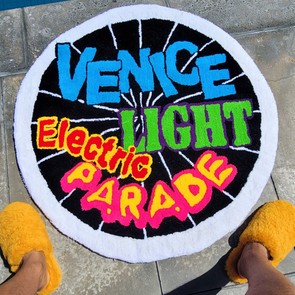 VeniceLights's tweet photo. It's VELP Sunday!!!
Definitely the Coolest thing Happening this Labor Day Weekend in Los Angeles.............
Boarding 615pm
Takeoff 715pm
#SundaysAtSunset
#VeniceElectricLightParade
#VelpSundays
#SloRideBytheCOOLBeachsid https://t.co/fpvExxEaXh