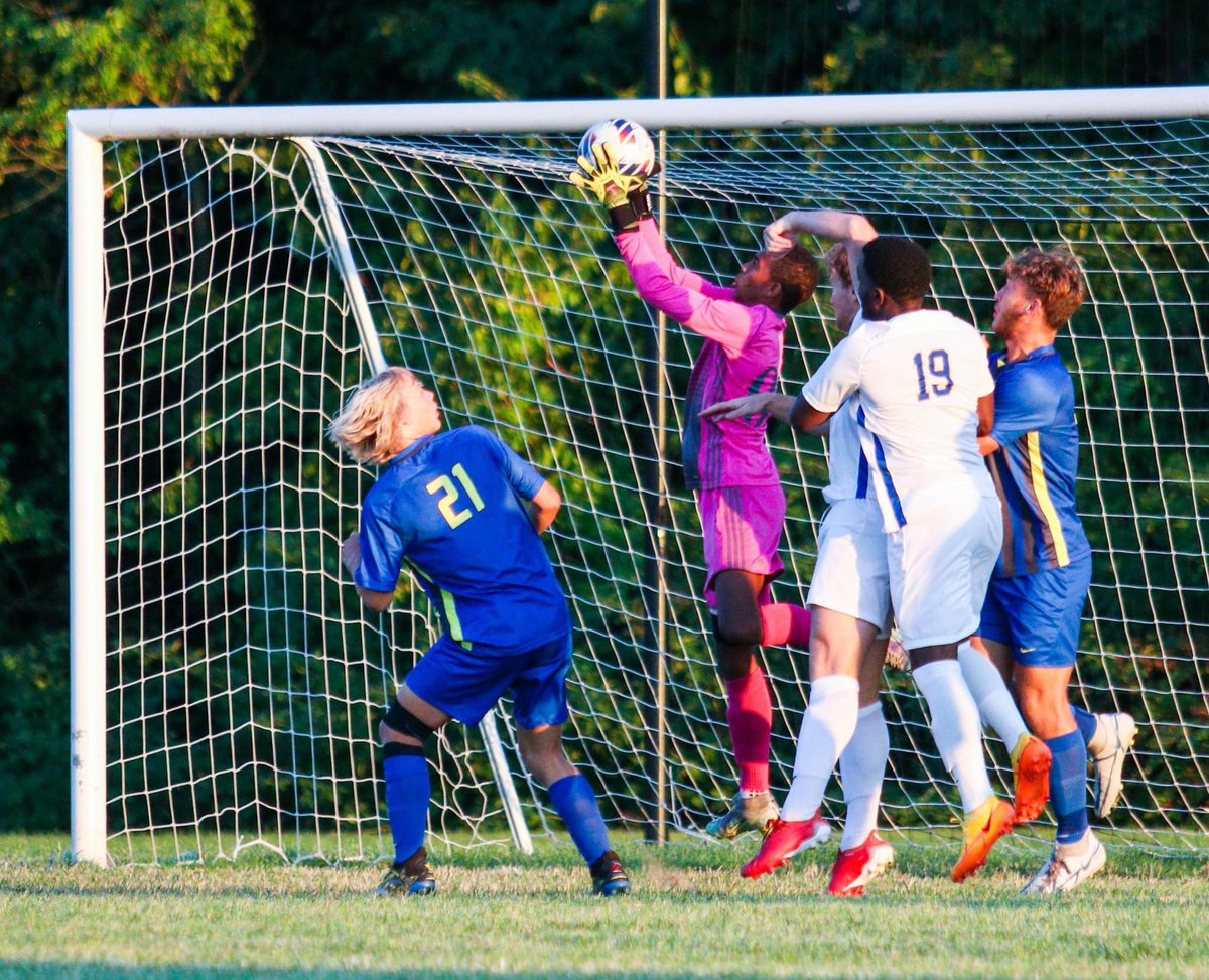 GCCougars's tweet photo. Congrats to GC goalie Jordin Jones on winning last week’s IndyStar HS soccer player of the week! 👏🏼 @gchsmenssoccer 

@indyhsscores @Brian_Haenchen https://t.co/KTBzgwqjen