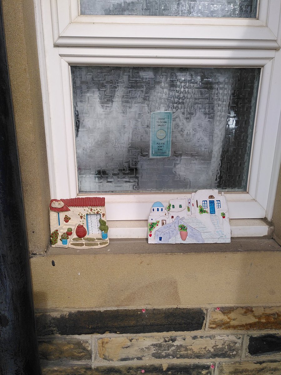 hickard's tweet photo. @SoniaOverall In utopia you put artworks outside your house for people to enjoy #DistanceDrift #4wcop22 https://t.co/GlXFFsPQPD