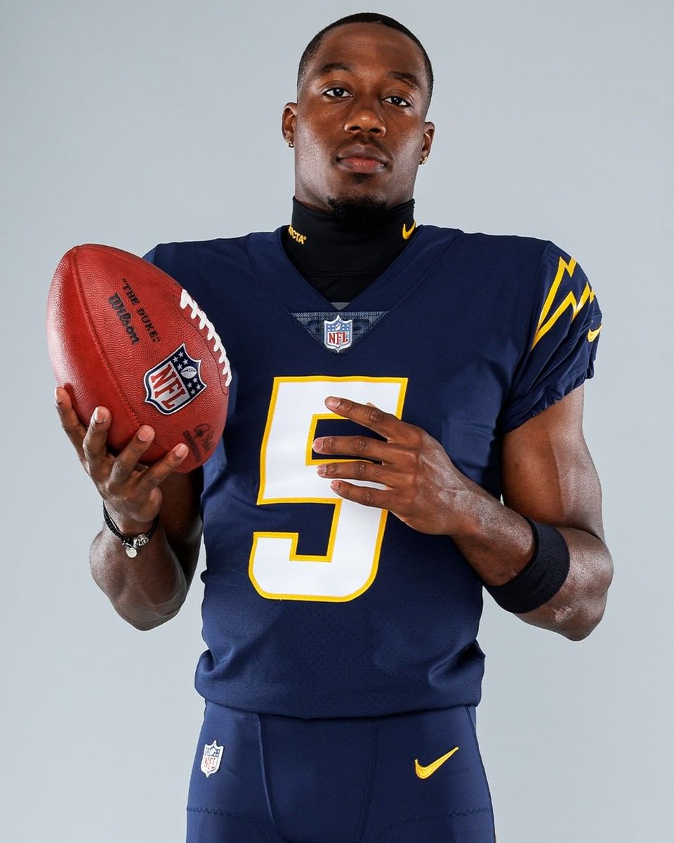 PFF_Fantasy's tweet photo. Stop sleeping on Josh Palmer ⚡️

(📸 @NFL) https://t.co/F1P6F4OBBr