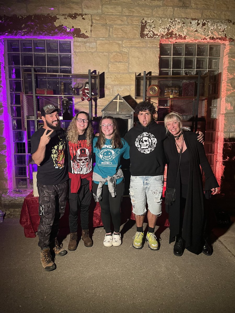 SolbysTFIL's tweet photo. @EltonCastee @ItsCoreyScherer thank you guys for such a crazy and amazing night!! I can’t believe all the crazy evidence we got👻 #OvernightParanormalTour https://t.co/bePmrvN9vo