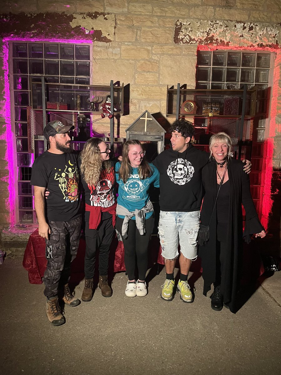 SolbysTFIL's tweet photo. @EltonCastee @ItsCoreyScherer thank you guys for such a crazy and amazing night!! I can’t believe all the crazy evidence we got👻 #OvernightParanormalTour https://t.co/bePmrvN9vo