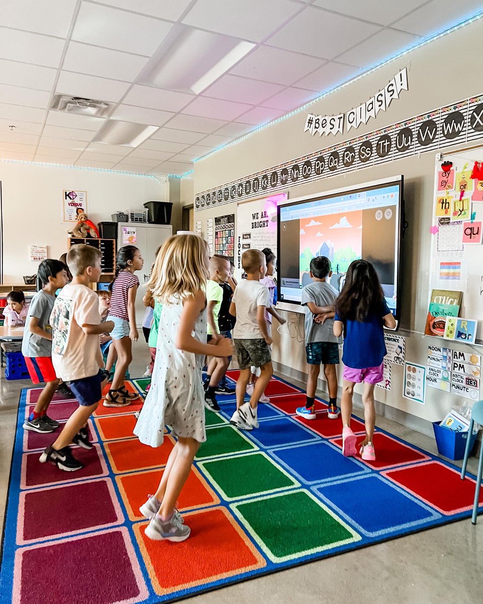 Mrs_Bowe's tweet photo. Actively learning &amp; loving 1st grade!🙌❤️ #1st #firstgrade #firstgradeclassroom #brainbreaks @GoNoodle #workhardplayhard @95percentgroup #scienceofreading @GreatMindsEd #eurekamath @VanRaubES @boerneisd #secretstories #positivevibes #engaged #team  @Istationed @KatieGarnerREAD https://t.co/IIhp0F3Tqz