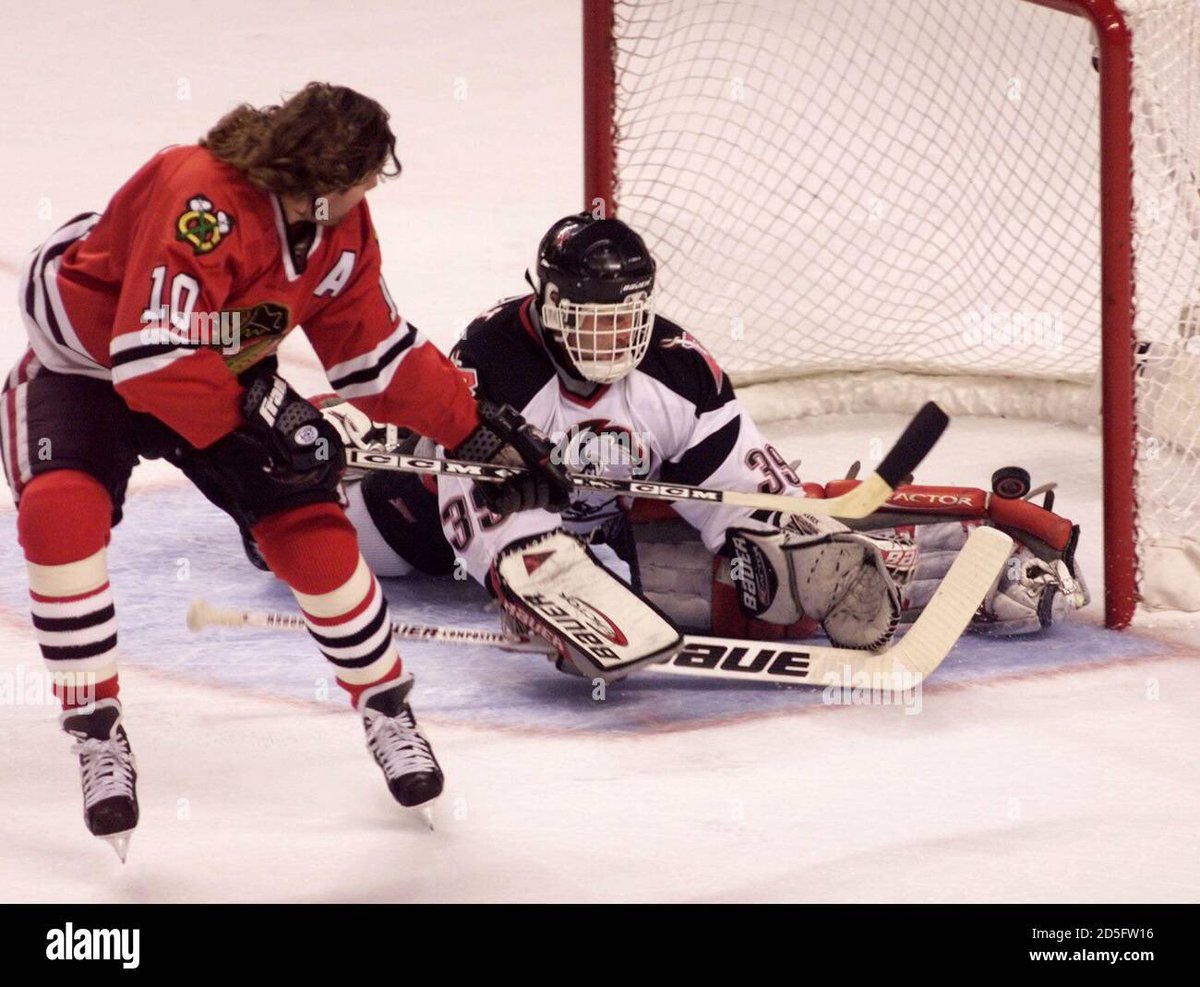 TomahawkChicago's tweet photo. With a flow like that , not even the dominator is going to stop the puck . #blackhawks #flow #amonte #hasek #legends https://t.co/nH2lUxjuUF