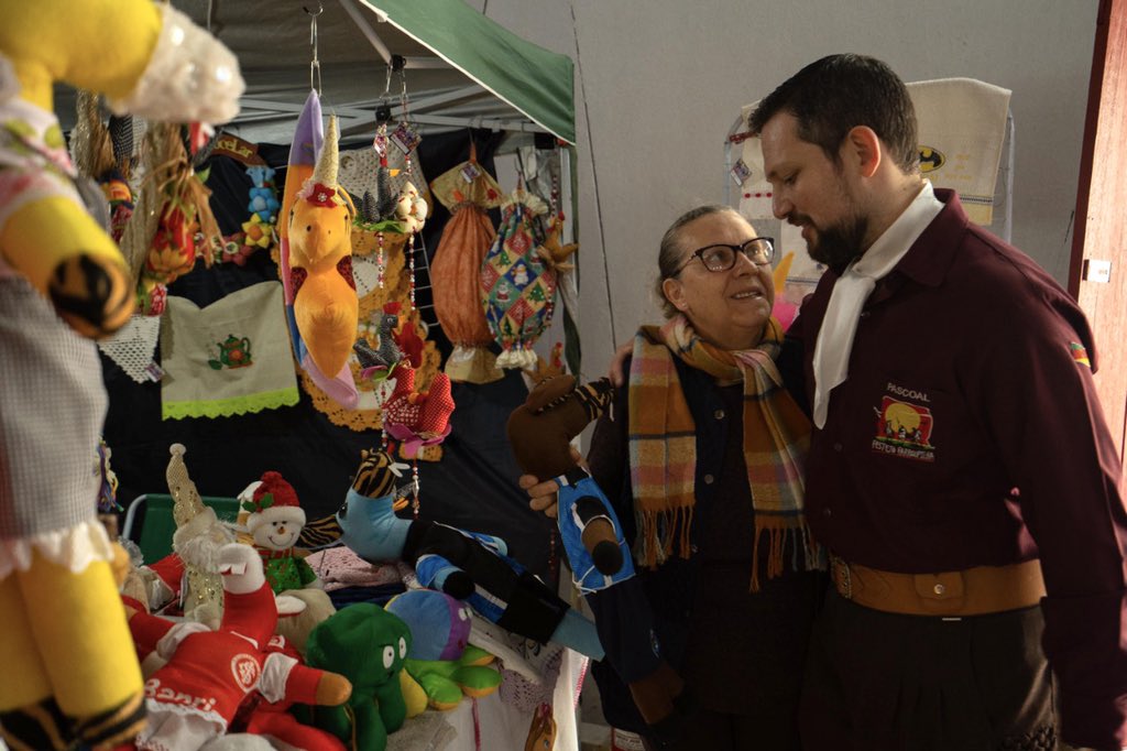 leo_pascoal's tweet image. Prestigiando os trabalhos expostos nas esferas da Inclusão Produtiva. Sempre muito lindo os artesanatos. #Expointer2022