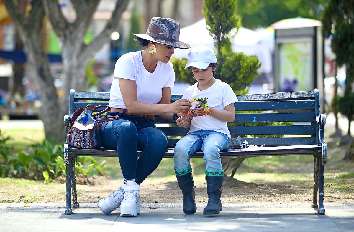 ViridianaRdzr's tweet image. Hoy es un día para hacer lo que más nos gusta y disfrutar a nuestras familias. 

¡Matías y yo les deseamos un feliz domingo!