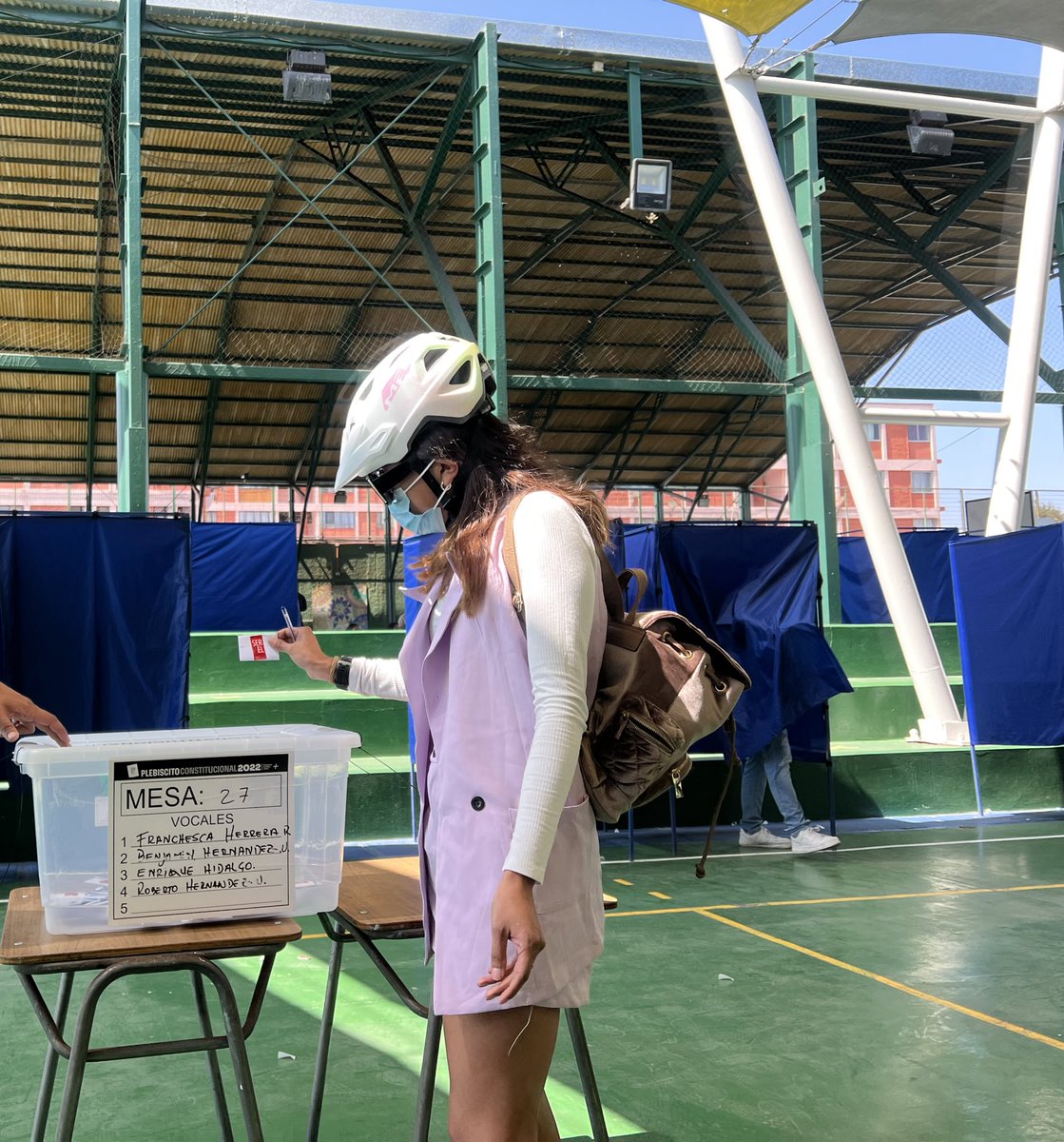 Hoy es un día histórico lleno de cambios, hoy fui #avotarenbici 🚴🏻‍♀️#PlebiscitoConstitucional2022 #chile #PlebiscitoConstitucional