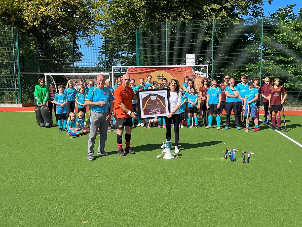 EiriasHC's tweet photo. Lovely to welcome Barbara from Cartrefi Conwy - our senior shirt sponsor - to our open day today and present her with one of our shirts. Thank you for coming Barbara and @CartrefiConwy’s continued sponsorship with Eirias HC. https://t.co/Sd5N121ilx