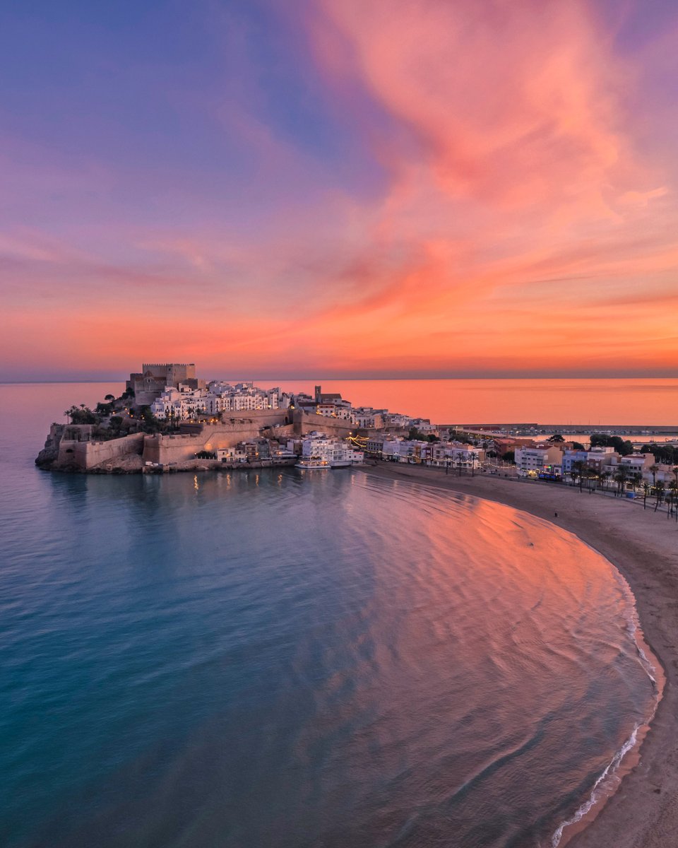 pasku_foto's tweet photo. Atardecer en Peñíscola #peniscola #peñiscola #atardeceres #fotoscondron #turismo @TurisPeniscola #Mediterraneoenvivo https://t.co/1sgQ6P5go9