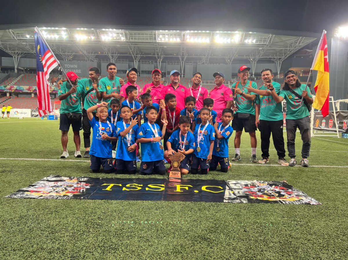 PapaQQs's tweet photo. We are King Of Asia! 
TSS SELANGOR MALAYSIA U9 CHAMPION #JSSL7s Singapore!
Congrats players, coaches, officials, caretakers, parents &amp; supporters!
@carras16 
#TSSFC
#TSSU9
#TSSSelangorMalaysia
#Grassroots
#grassrootsfootball https://t.co/HU87XHIAb1