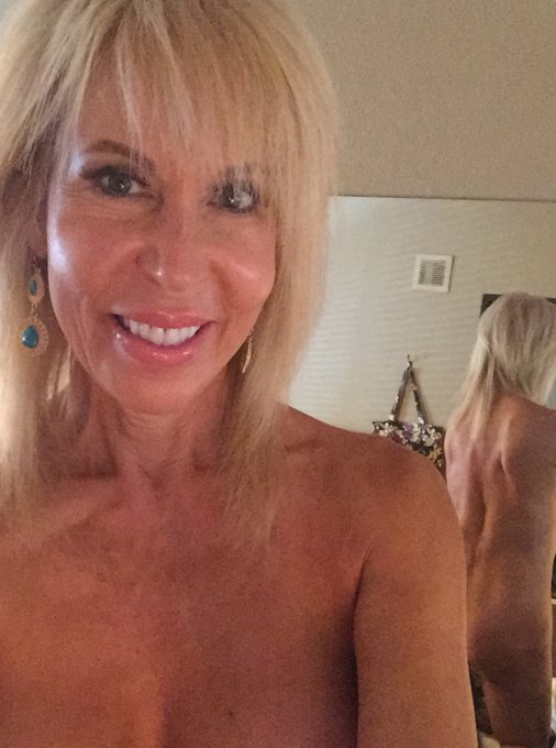 I guess it's true that you can see the real me in the mirror.   💋 https://t.co/9l9TS2W5tx 💋 https://t