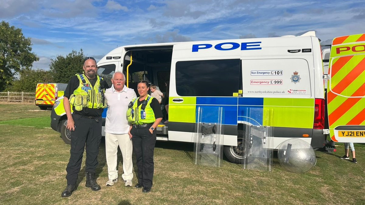 #Drax - PC Morris, PCSO Burgoyne and PCSO Buggs attended the Drax charity cricket match between Fairfax Selby v Emmerdale. 

Selby Police thoroughly enjoyed the event which saw members of the community trying out our uniform.

Safe to say our officers were starstruck! 🤩
