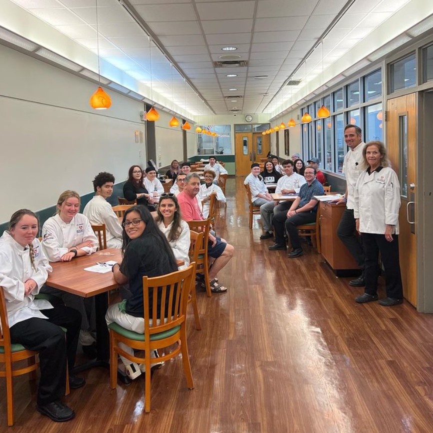 acfchefs's tweet photo. #REPOST @bcc.culinaryarts

Welcome to our new Culinary Arts students! Great orientation today! So excited for classes to begin!

#brookdalecommunitycollege #culinaryarts #acfchefs #jerseyshorechefs https://t.co/cJ86qqqrhz