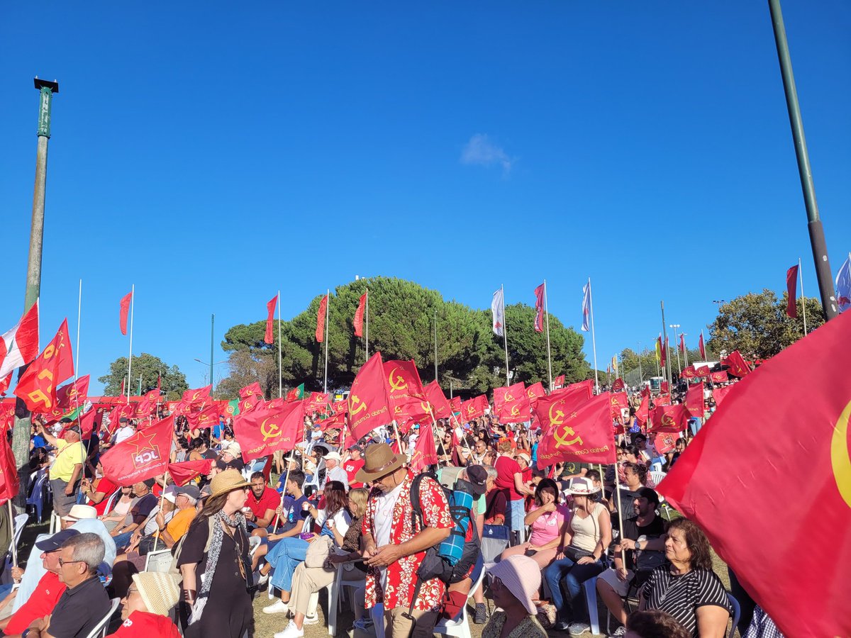 AcbvieiraVieira's tweet photo. É por isto que voltamos todos os anos✊
#festadoavante
#comicio https://t.co/gtOPD3zdPM