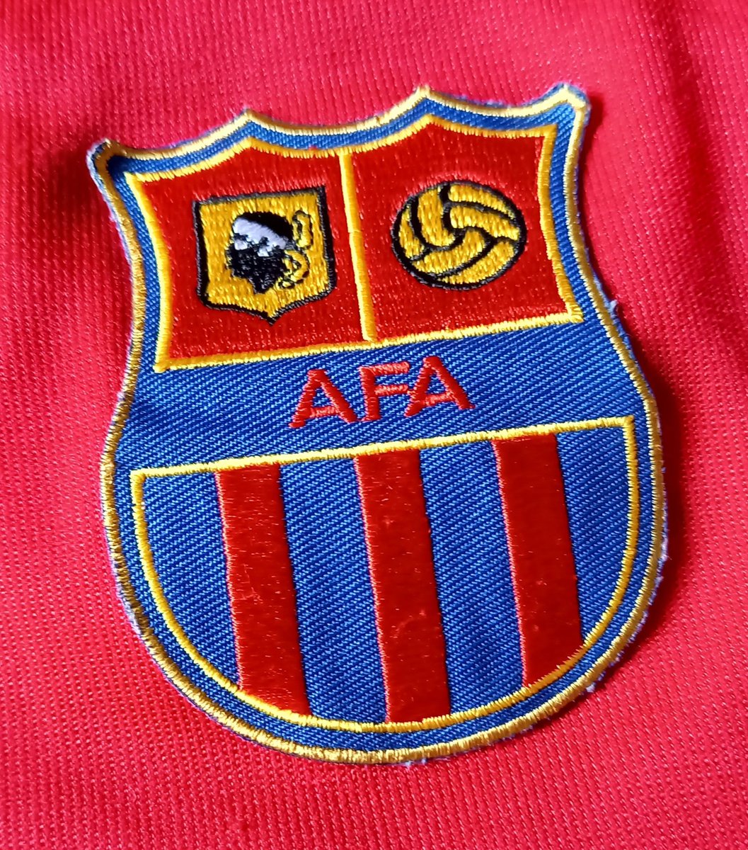 polriKr's tweet photo. Au détour d'une brocante parisienne, coincée entre des maillots de la Juve et du Bayern, cette merveilleuse et improbable trouvaille 🤩 (pour ceux qui ne connaissent pas, cet Afa-là n'est pas la Fédération argentine de foot mais une commune corse proche d'Ajaccio). https://t.co/oaJJFZPZII