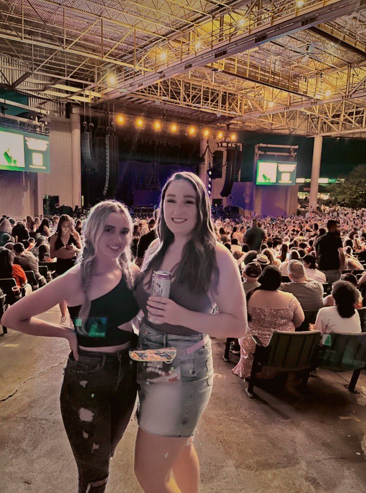 kaitlinholt_'s tweet photo. Shout out to @smileyradioshow for being the best Partner Pop Quiz partner and answering my question “what does drool smell like” with “ass” because it won me tickets to see Pitbull and it was the best time 😂😂 @wzpl https://t.co/P5ilVP7cGx