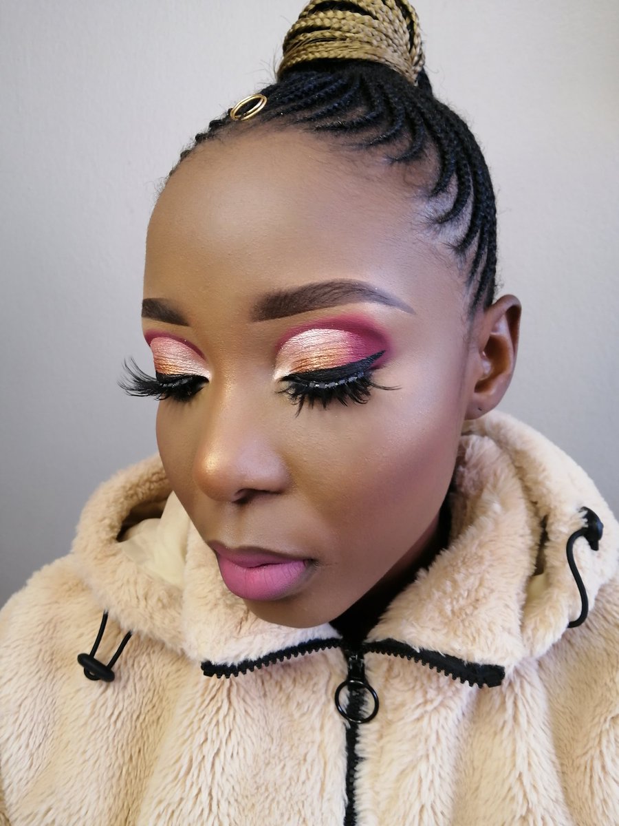 AndileMadisa's tweet photo. If you're in/around Pretoria come get yourself this Full Facebeat for only R250. 😍🔥

Call/WhatsApp☎️:078 473-1040
Location: Pretoria CBD, Navy house building. 📍

#GirlTalkZA #mua #pretoria #beauty https://t.co/LMqvXfEQ7w