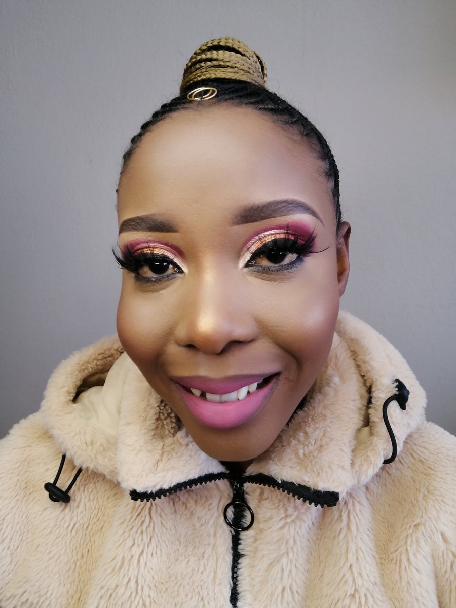 AndileMadisa's tweet photo. If you're in/around Pretoria come get yourself this Full Facebeat for only R250. 😍🔥

Call/WhatsApp☎️:078 473-1040
Location: Pretoria CBD, Navy house building. 📍

#GirlTalkZA #mua #pretoria #beauty https://t.co/LMqvXfEQ7w