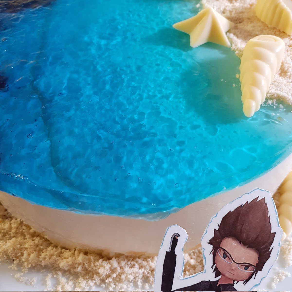 FinalKingdomXV's tweet photo. Ocean beach cake! No bake cheesecake with mango pudding middle and coconut sponge cake base. 6th attempt at this I think I did great #nofilter #BakingAssistantPocketIgnis https://t.co/X1ohUBnGFM