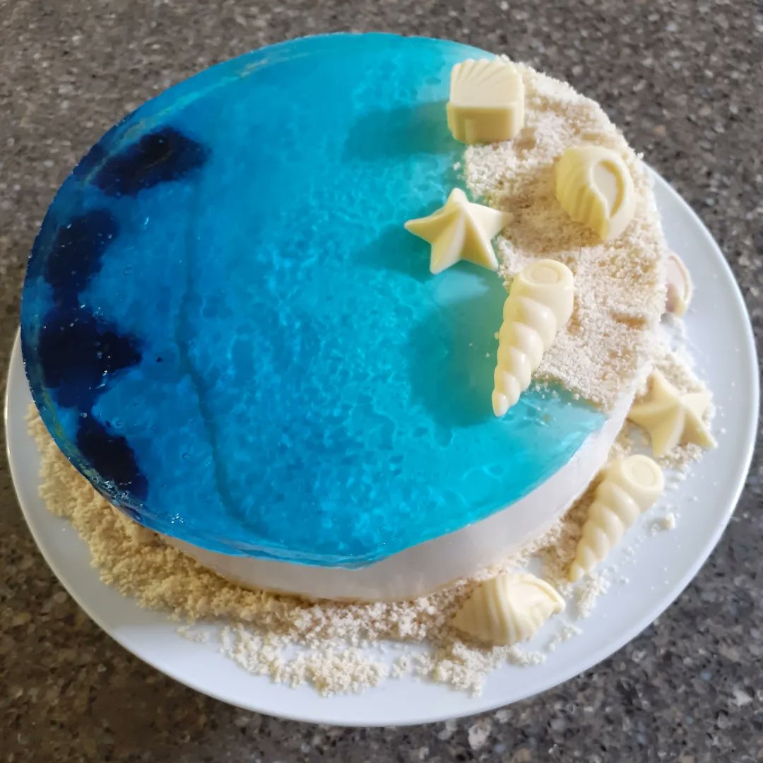 FinalKingdomXV's tweet photo. Ocean beach cake! No bake cheesecake with mango pudding middle and coconut sponge cake base. 6th attempt at this I think I did great #nofilter #BakingAssistantPocketIgnis https://t.co/X1ohUBnGFM