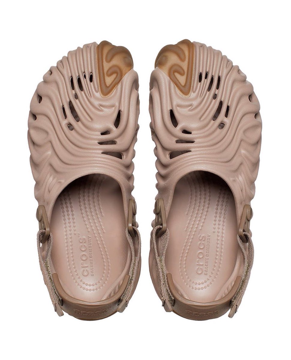 thebellebananas's tweet photo. Crocs Pollex Clog by Salehe Bembury is an exploration of form and function that balances heritage and nostalgia — Shop in Lagos & Abuja Nigeria via https://t.co/dFqTRmq6B0 — #crocs #clog #pollex #salehebembury #salehebemburyxcrocs #sneakers #footwear #slipon #sandal #shoes #shoe https://t.co/4M7554K0Oc
