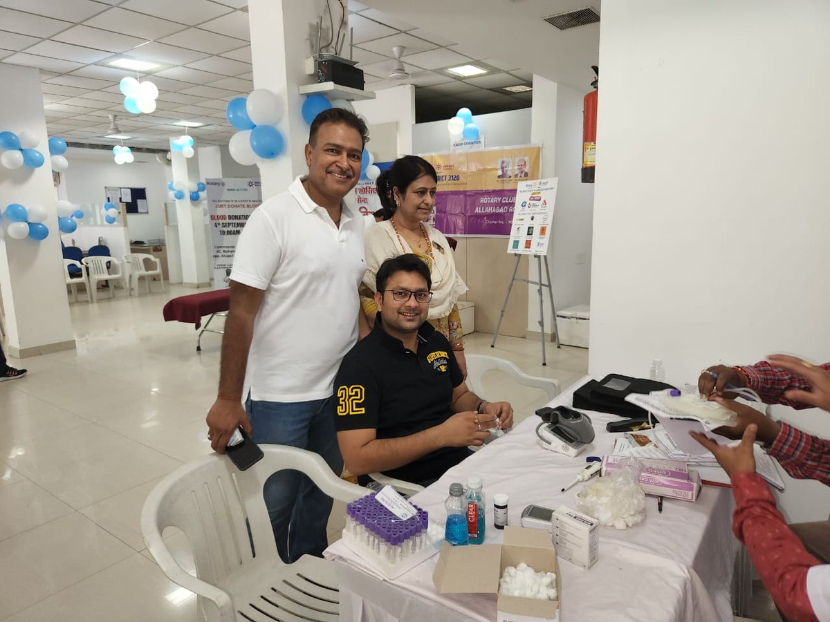 RaktSankalp's tweet photo. Happiness is smiling donors! ♥️#RotaryRoyals and #RotaryAllahabadMidtown in association with #CommercialAutoSales organized a Voluntary Blood Donation Camp.
#raktsankalp #raktsoldiers #harghardonor #prayagraj #donatebloodsavelives #savelives #blood #donors https://t.co/zZnch4TiYk