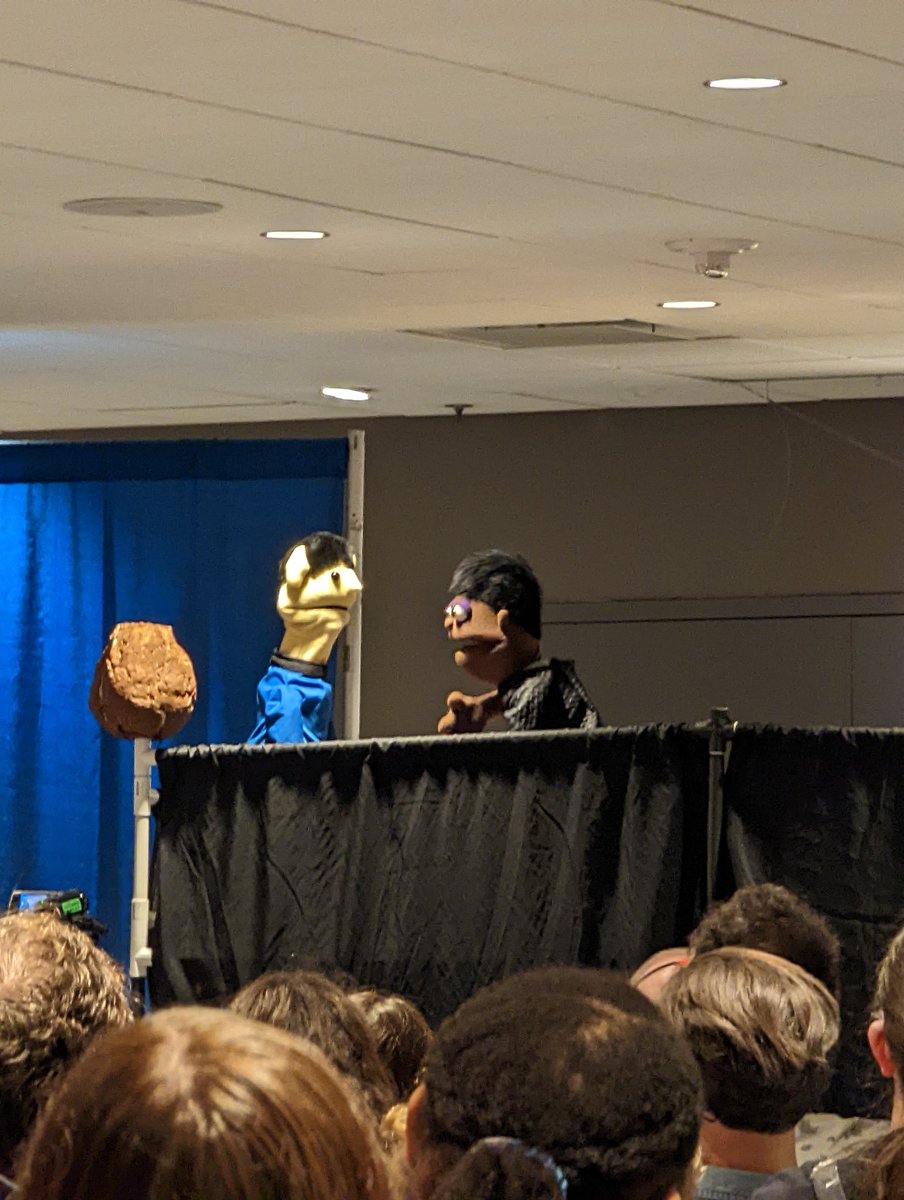 Taking in a Felt Nerdy #startrek show. Usually get in one of their puppet shows each year, first time seeing their Trek one. #DragonCon2022