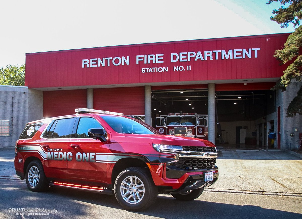 PNWfirebuff's tweet photo. @KingCoMedicOne MSO1 responding to a seizure call with Medic 5. #Paramedic #AdvanceLifeSupport #SavingLives  #ChevyTahoe https://t.co/ERuf4RTai5