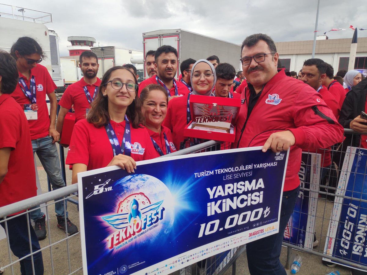 yenisehirmem_33's tweet photo. Yenişehir İlçemizin  #TeknofestKaradeniz takımları Türkiye dereceleri ve ödüller ile dönüyor. 
✅Eyüp AYGAR FL 1.lik
✅Eyüp Aygar FL TÜBİTAK 2204D 3.lük 
✅İSU HYDRA takımı 1.lik
✅Şehit Kübra Kız AİHL  2.lik 
✅Yenişehir BİLSEM mansiyon
@tcmeb @MersinMEM
@AdemKoca46 @necmidinc https://t.co/o0anfObtlO